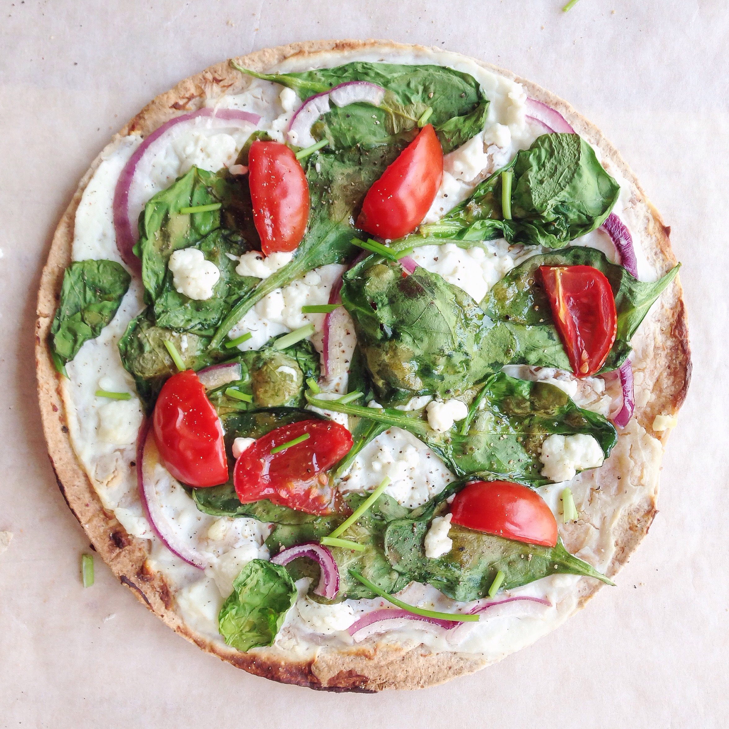 Foodie Friday: Tortilla pizza met spinazie en geitenkaas
